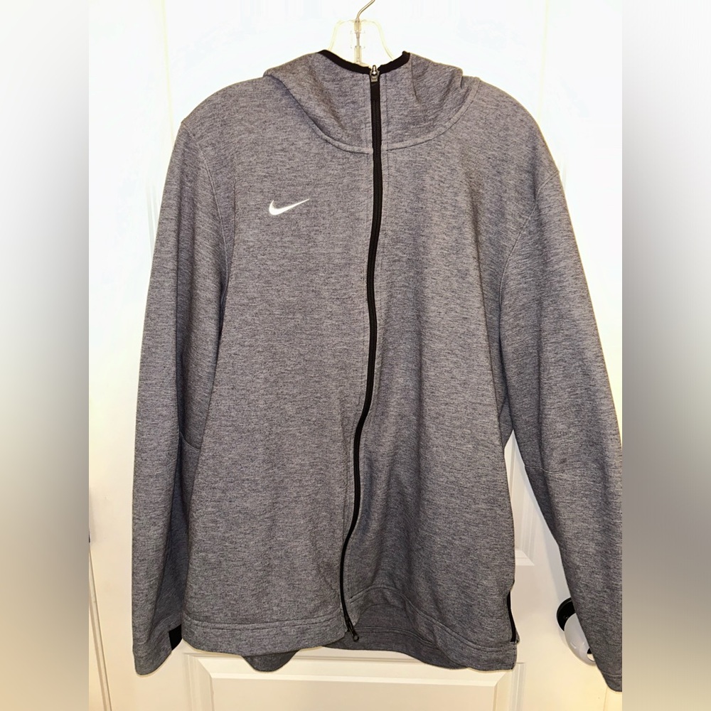 Like NEW men’s Nike showtime full zip hoodie & pants set